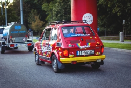 Fiat 126P bude rozdávať cukríky po Európe