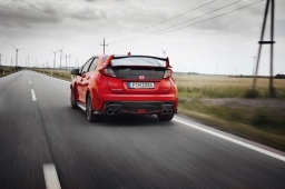 Honda Civic Type R - Keep revving!