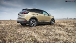 Peugeot 3008 Allure 1,6 BlueHDI 120k AT6 je proste COOL!