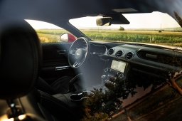 Ford Mustang 5,0 V8 GT 2019 – Tvár prvá – ElektroMechanik