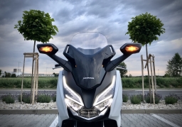 Honda Forza 125 Smart TopBox 2020  - Pravda v sloganoch