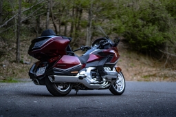 Honda Gold Wing Tour DCT GL1800 2021 - Featuring