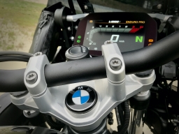 BMW R1250GS - Trojčiernota, nezlosti sa!