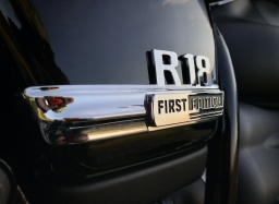 BMW R18 First Edition - Američan v smokingu?