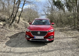 MG EHS Plug-in Hybrid Exclusive - Ber to!